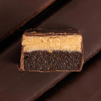 Barretta vegana alla nocciola ricoperta di cioccolato senza glutine Fizi