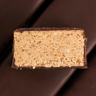Barretta proteica vegana alle mandorle ricoperta di cioccolato senza glutine Fizi