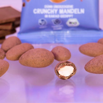 Mandorle biologiche tostate ricoperte di cioccolato vegan Livi's