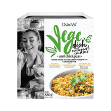 Piatto pronto vegano di cous cous e ceci 