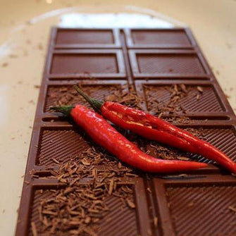 Cioccolato fondente pepe rosa cannella peperoncino vegan Torras