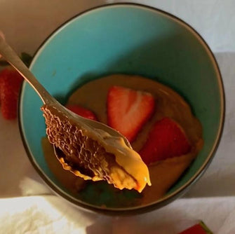 Mug Cake vegan alla fragola senza zucchero- Hevnly